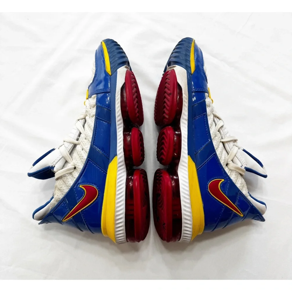 Nike lebron 16